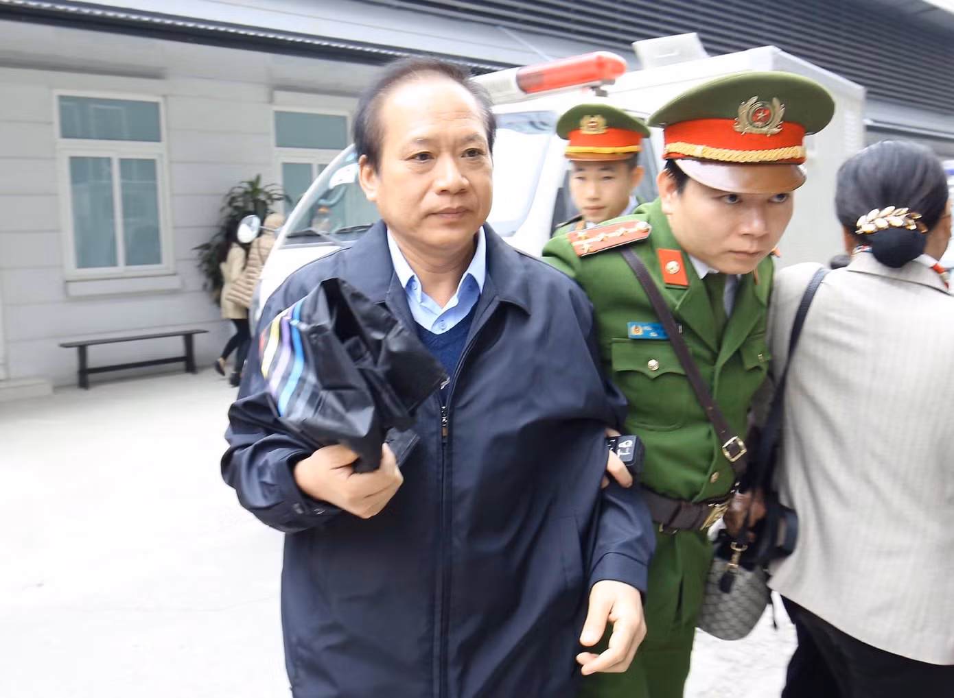 Lý do giúp cựu Bộ trưởng Nguyễn Bắc Son thoát án tử ảnh 1