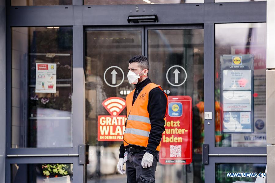 Đời sống trên thế giới thời phong tỏa vì COVID-19 ảnh 8