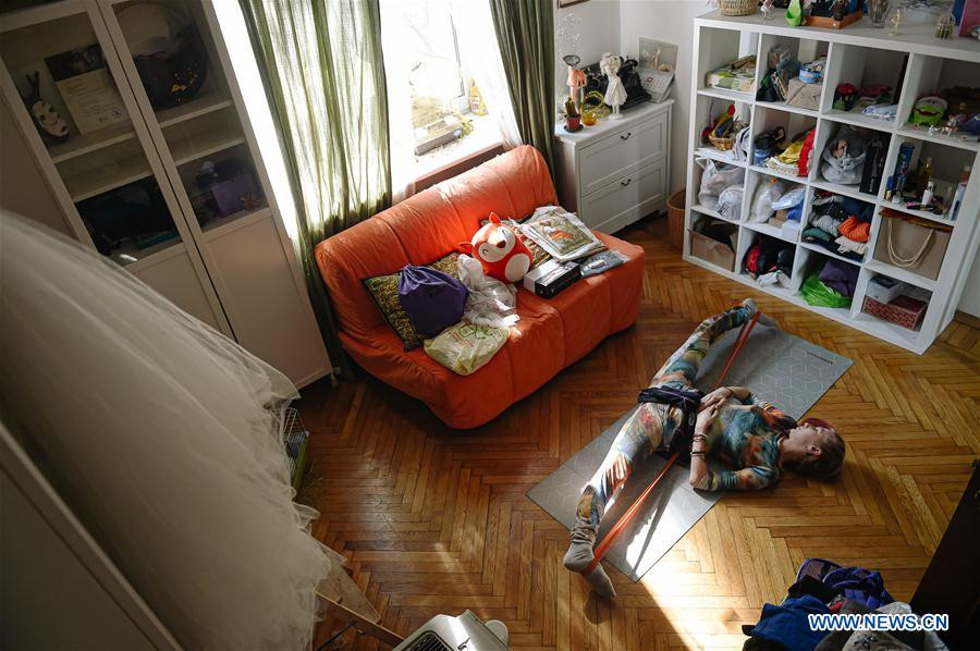 Đời sống trên thế giới thời phong tỏa vì COVID-19 ảnh 7