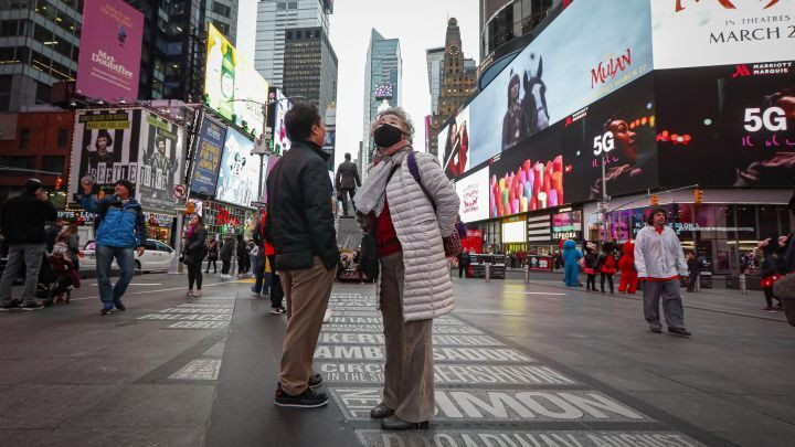 Mỹ: Cố tình làm lây lan Covid-19 có thể bị buộc tội khủng bố, lập nhà xác tạm thời ảnh 1