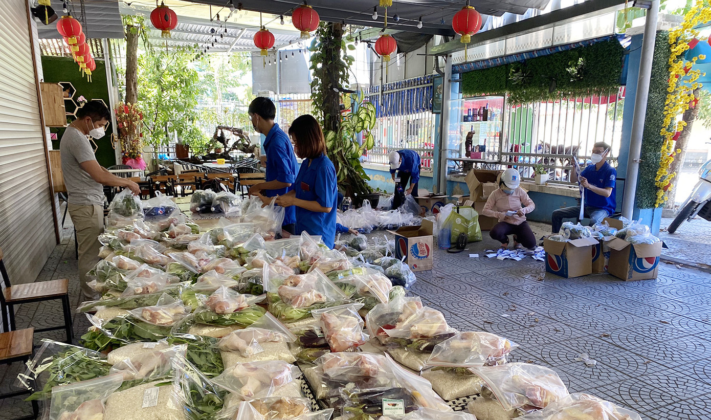 “Triệu bữa cơm” đến với người dân khó khăn Quảng Nam, Đà Nẵng ảnh 2