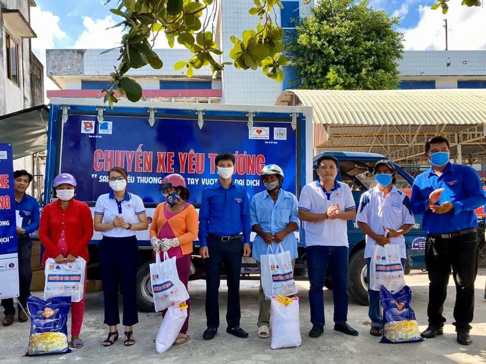 Máy lọc, bồn chứa nước đến với người dân vùng hạn, mặn tỉnh Cà Mau ảnh 3