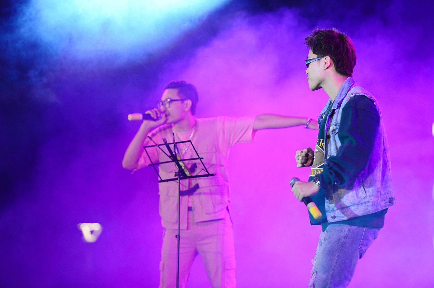 Dàn trai xinh, gái đẹp bùng nổ trong đêm hội "Chào tân sinh viên" ảnh 2