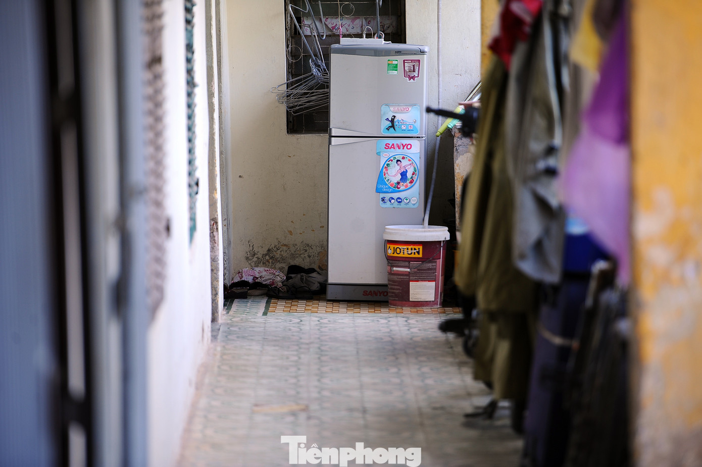Sống trong sợ hãi ở dãy nhà tập thể mặt phố Lê Hồng Phong ảnh 13