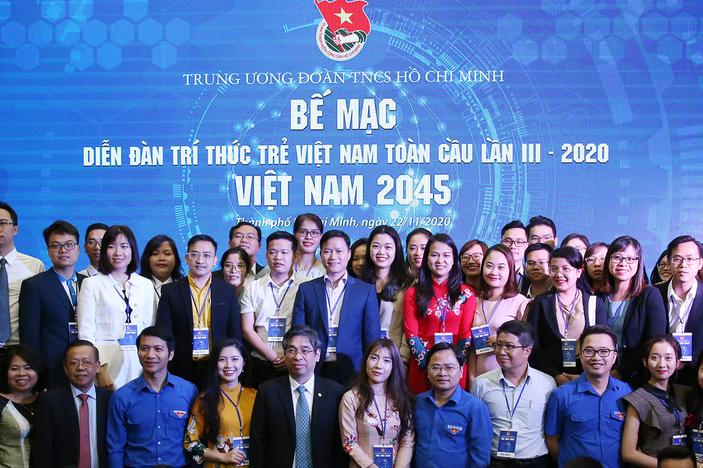 Trí thức trẻ nhiệt tình đóng góp ý kiến xây dựng đất nước ảnh 1