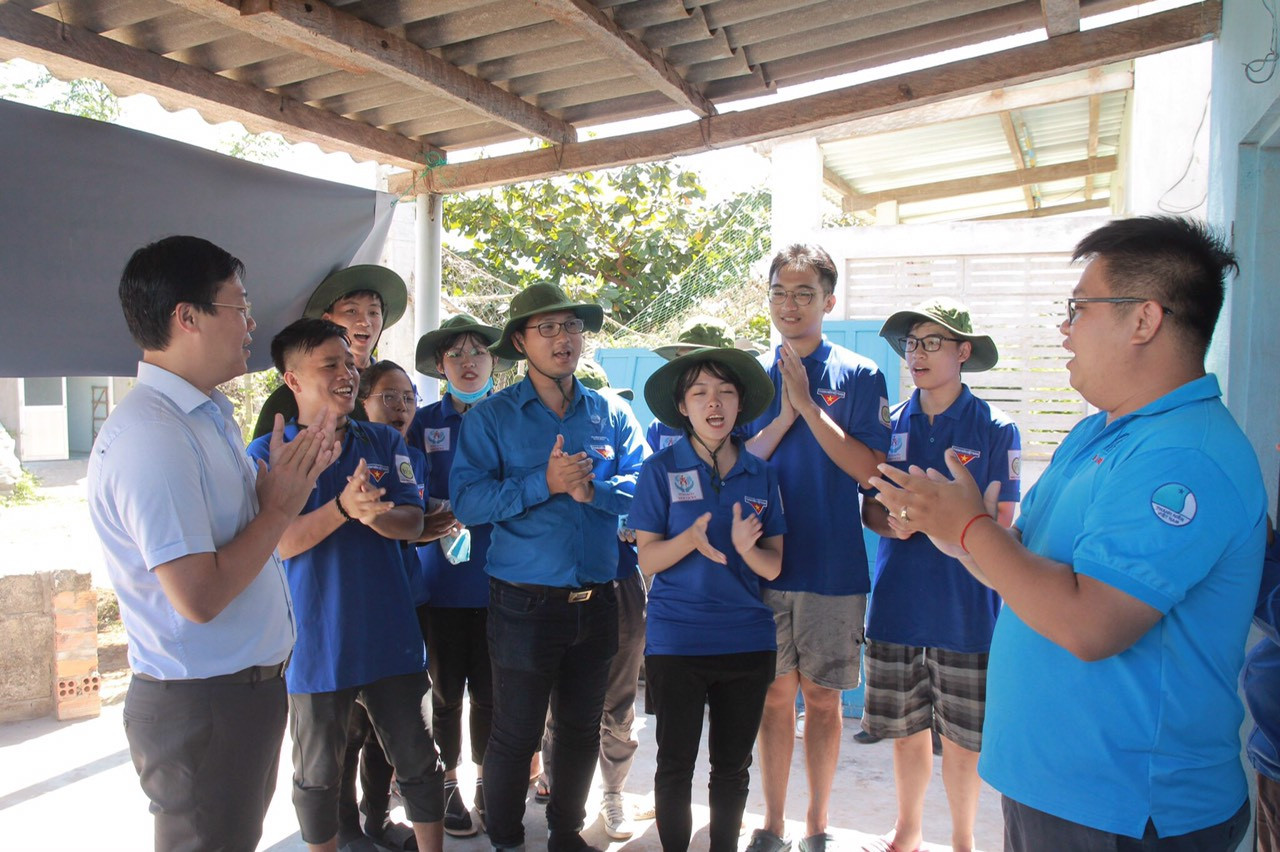 20 chiến sĩ tình nguyện tại huyện đảo Phú Quý, Bình Thuận ảnh 2