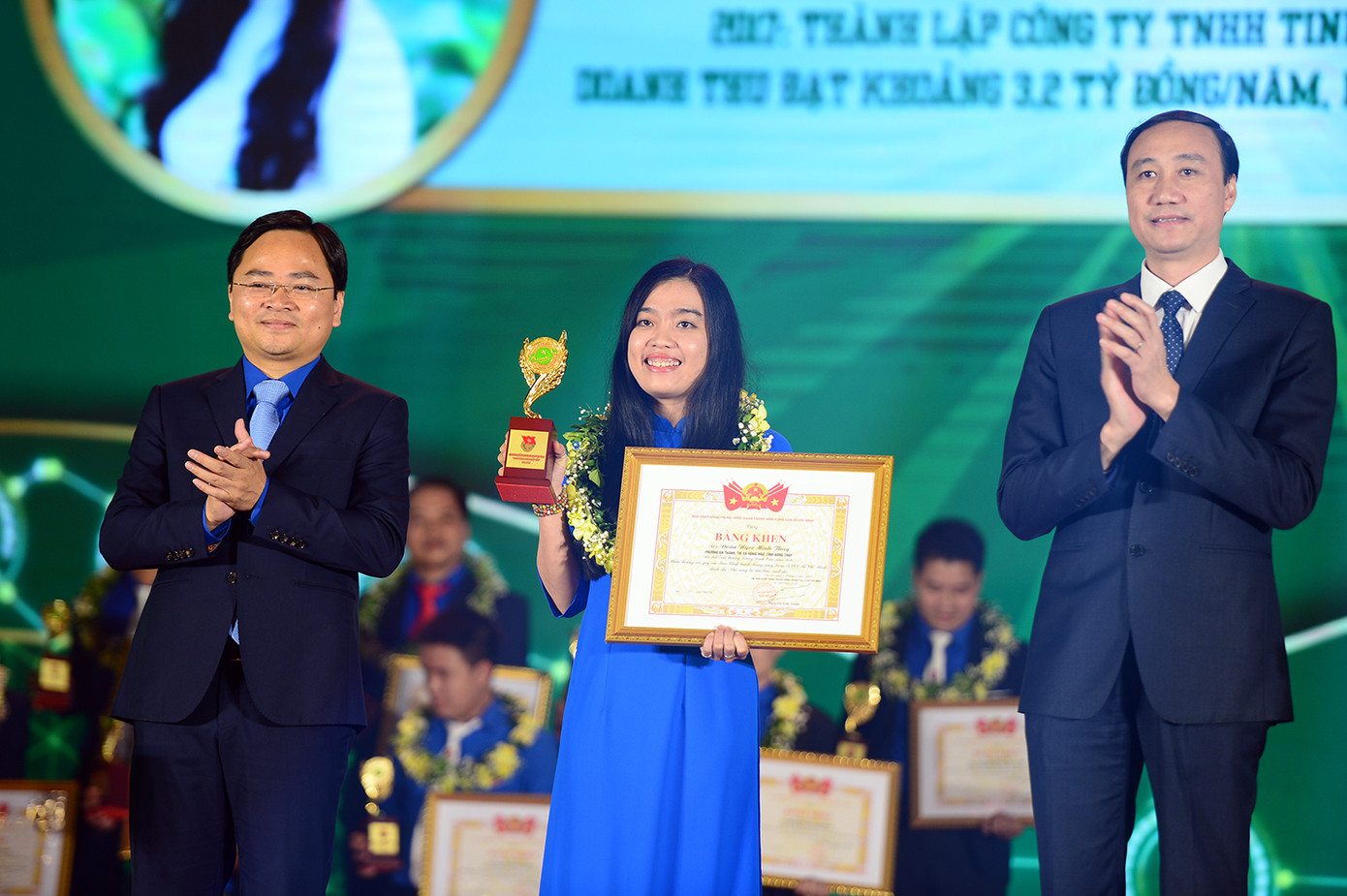 Trao giải thưởng Lương Định Của, năm 2020 cho 56 cá nhân thanh niên nông thôn tiêu biểu. Vinh danh những nhà nông trẻ đạt doanh thu trên 1 tỷ đồng ảnh 3