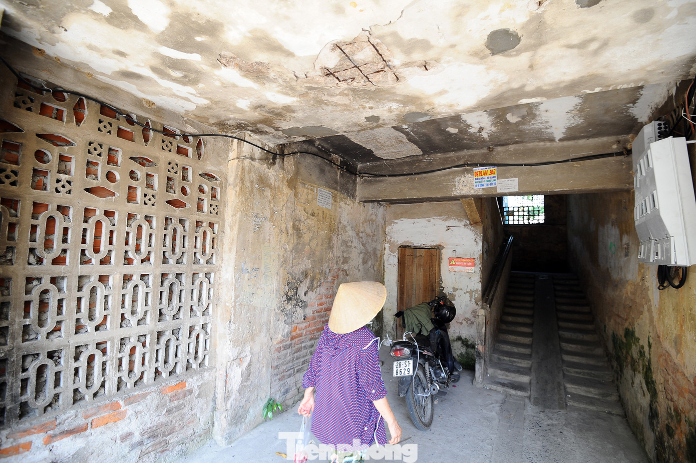 Sống trong sợ hãi ở dãy nhà tập thể mặt phố Lê Hồng Phong ảnh 5