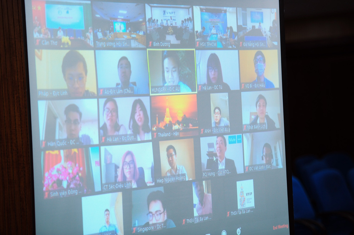 Du học sinh hưởng ứng lời kêu gọi phòng chống dịch Covid-19 ảnh 3