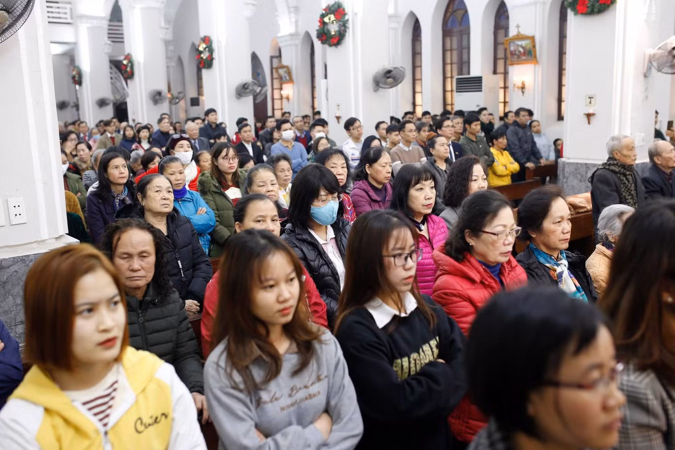 Biển người hoà chung không khí đêm Giáng sinh ở Thủ đô ảnh 7