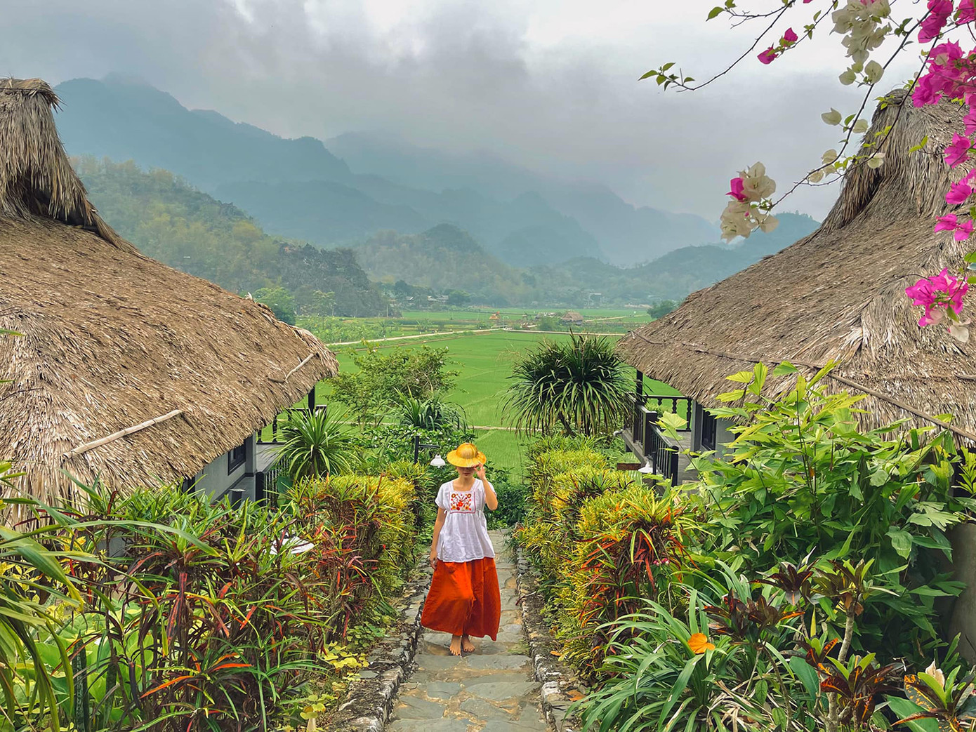 Cựu hoa khôi trường ĐH Ngoại thương khoe hình ảnh “chu du khắp nơi“ ảnh 8