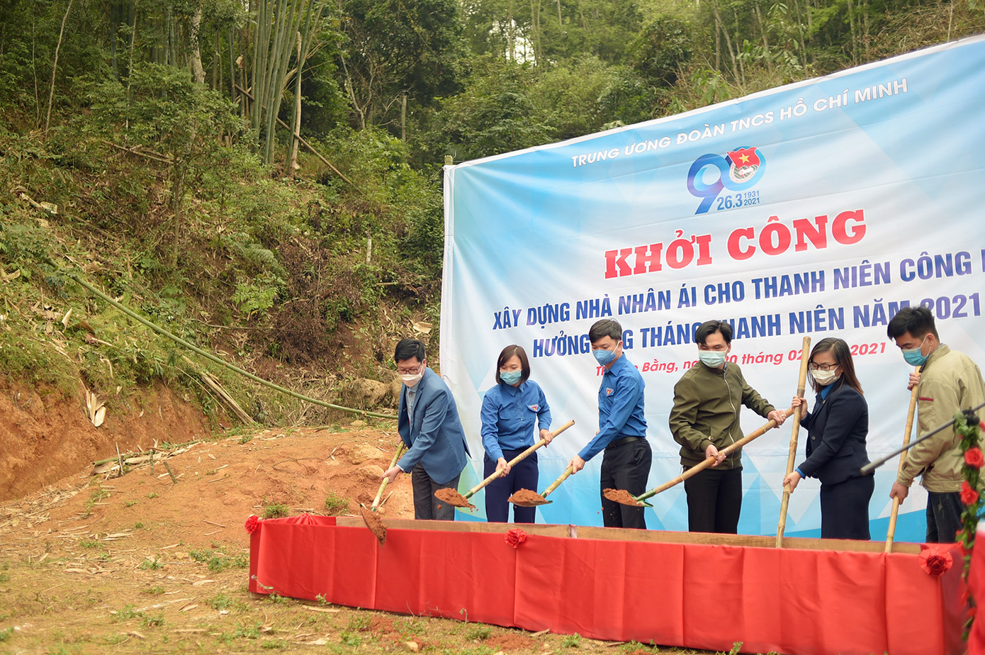 Khởi công xây tặng “Ngôi nhà 100 đồng” cho thanh niên Cao Bằng ảnh 6