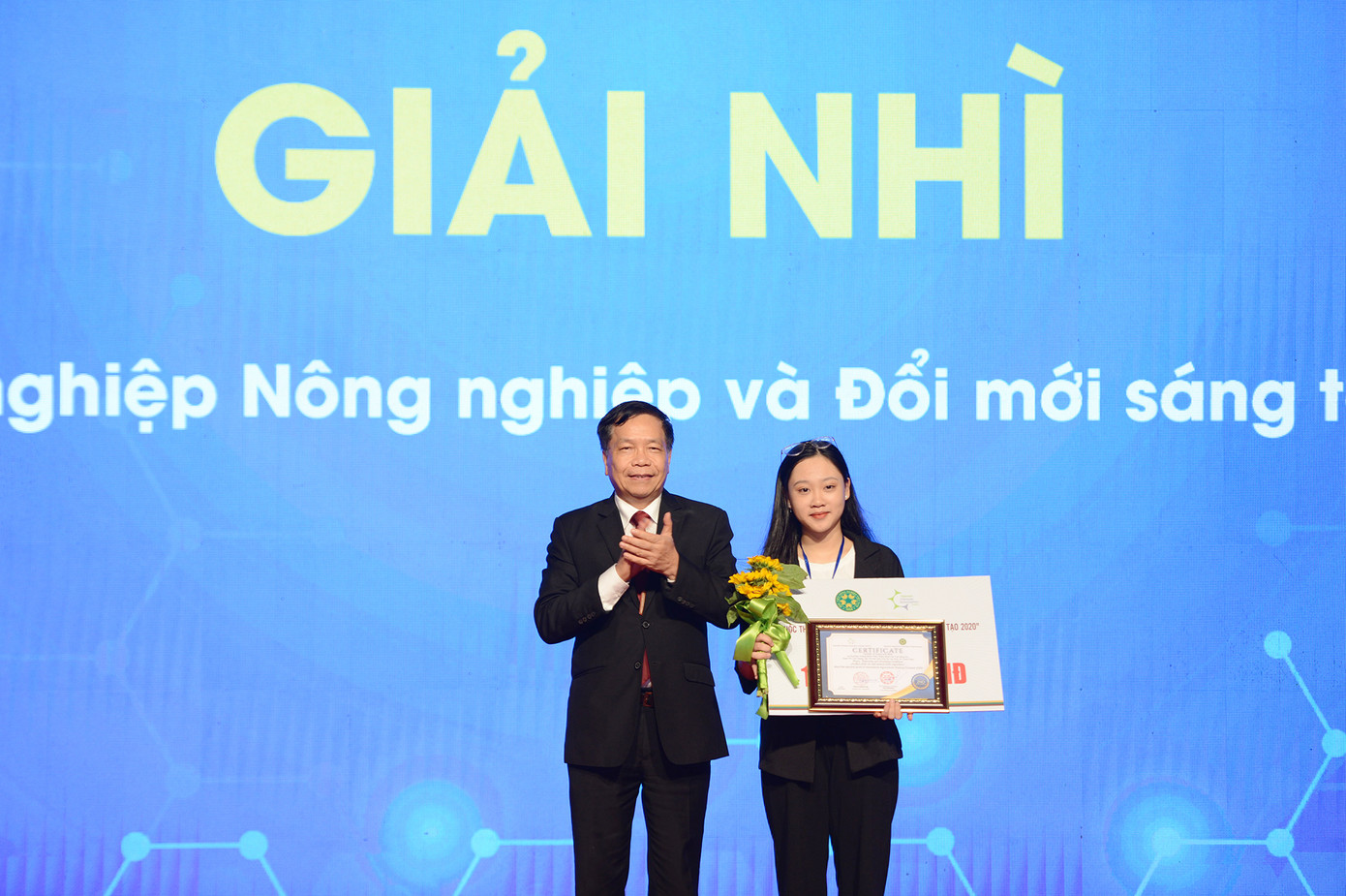 Dự án lá chuối Việt vô địch cuộc thi “Khởi nghiệp Nông nghiệp Đổi mới sáng tạo 2020“ ảnh 4