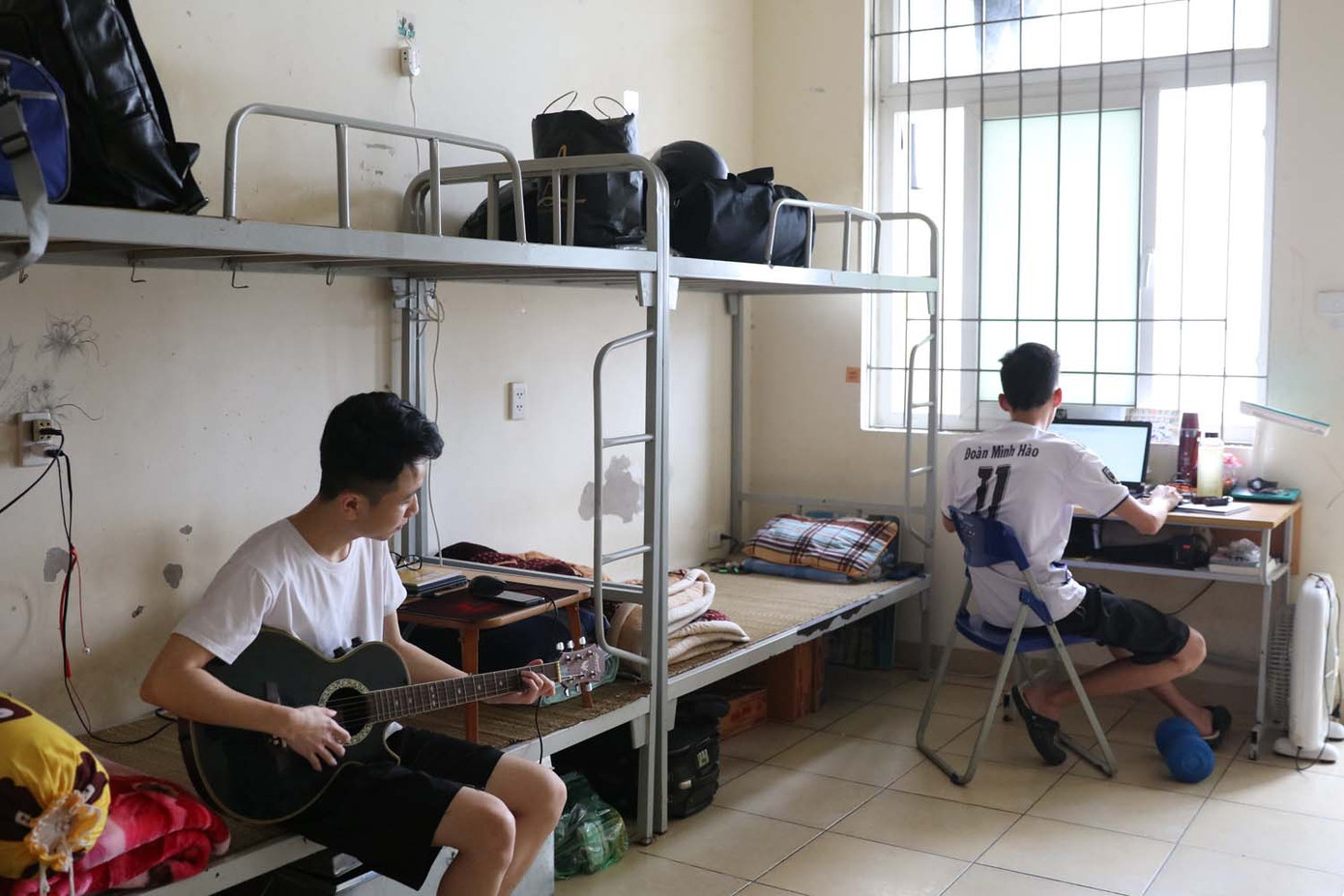 Sinh viên ĐHQG Hà Nội tránh dịch trong kí túc xá ảnh 11