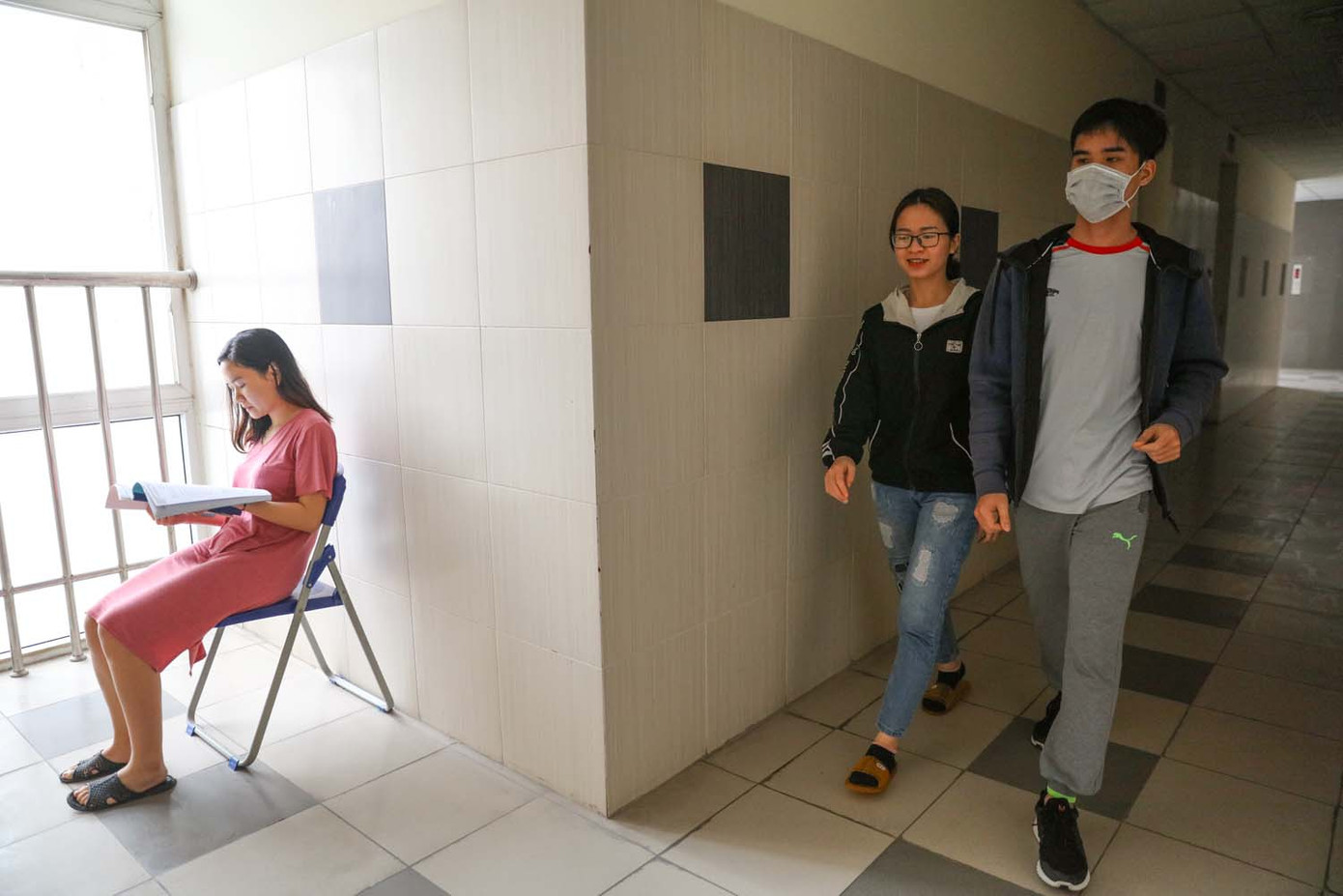Sinh viên ĐHQG Hà Nội tránh dịch trong kí túc xá ảnh 3