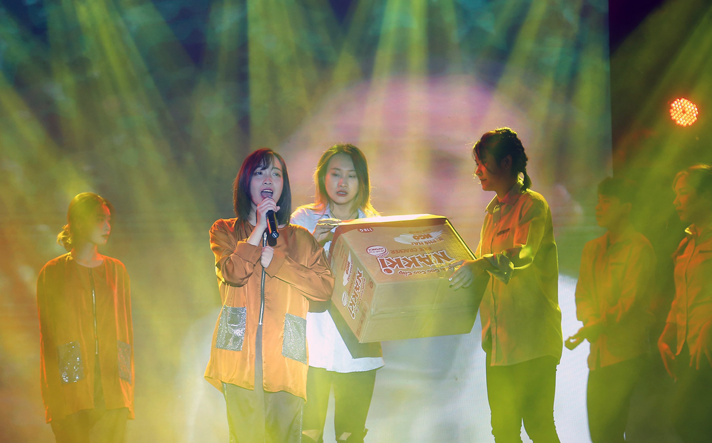 Hàng nghìn sinh viên cùng “đốt cháy” Đại nhạc hội Fly up ảnh 4