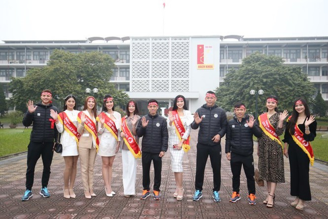 Hoa hậu Việt Nam năm 2020 Đỗ Thị Hà rạng rỡ trong chương trình “Chủ Nhật Đỏ” ảnh 6