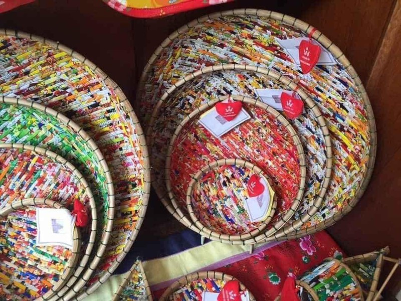 Sinh viên thu, đổi vỏ mì tôm lấy chỉ tiêu “Tình nguyện tốt“ ảnh 5