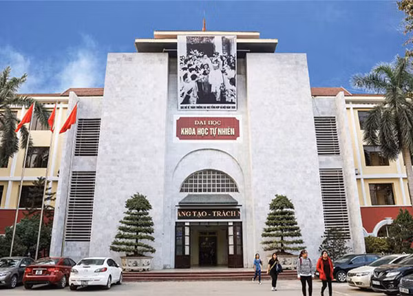 Những thí sinh đầu tiên trúng tuyển vào trường ĐH Khoa học Tự nhiên (ĐHQG Hà Nội) ảnh 1