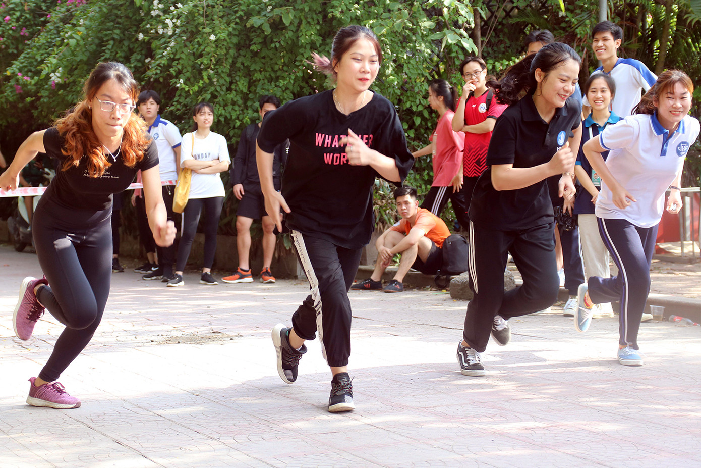 Nữ sinh viên Kiến trúc tranh tài thể thao ảnh 3