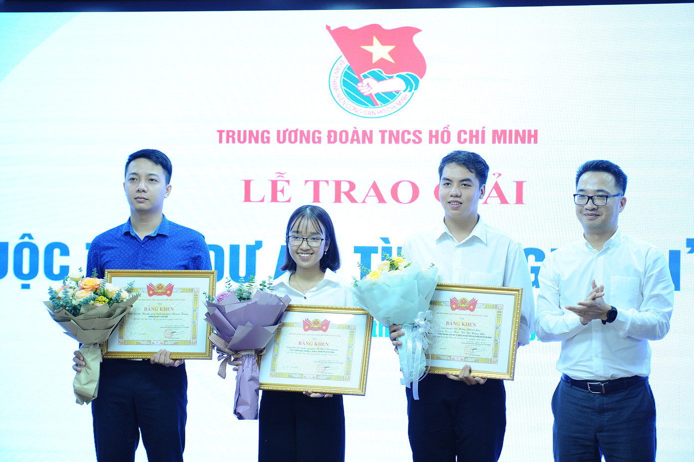 “Mang quần lót lên vùng cao” đoạt giải Nhất dự án tình nguyện 2020 ảnh 4