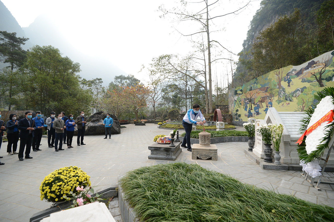 Giáo dục truyền thống cho đội viên, thiếu niên trên “Địa chỉ đỏ” nhà sàn anh Kim Đồng ảnh 4