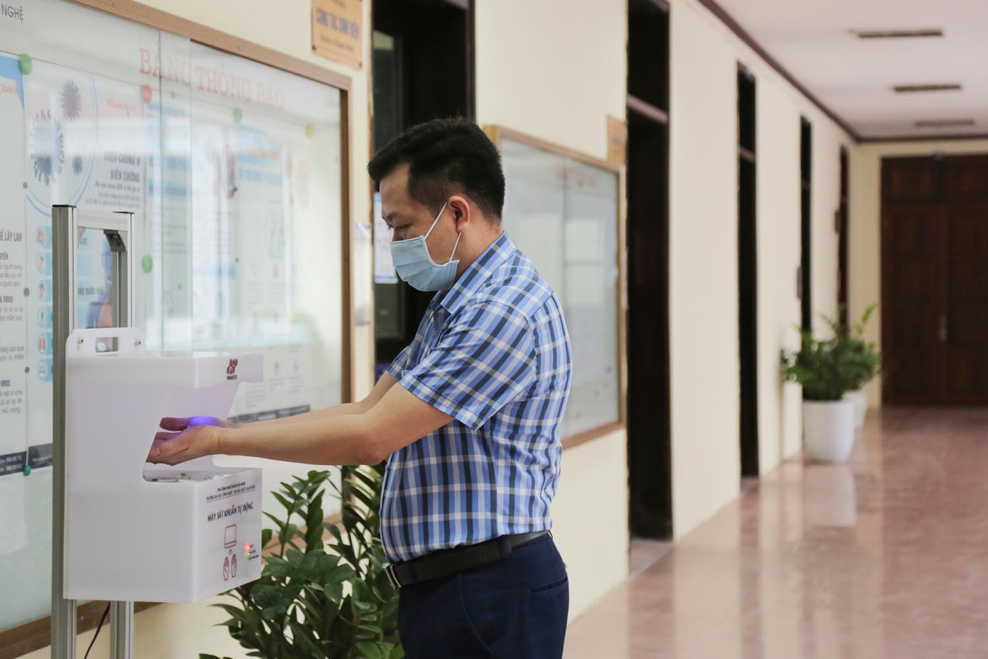 "Trình làng" thiết bị sát khuẩn tự động “Made by sinh viên“ ảnh 2