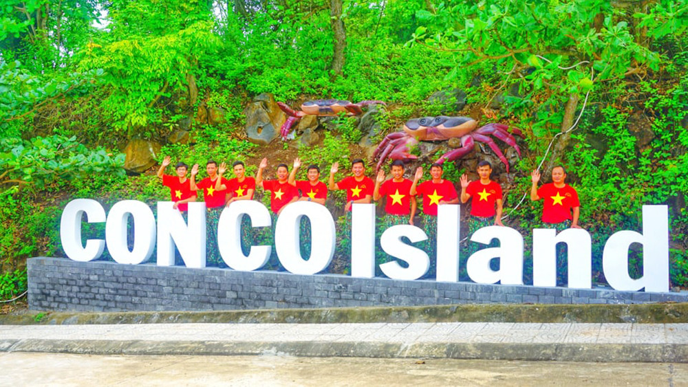 Lễ chào cờ đặc biệt nơi đảo tiền tiêu của Tổ quốc ảnh 5