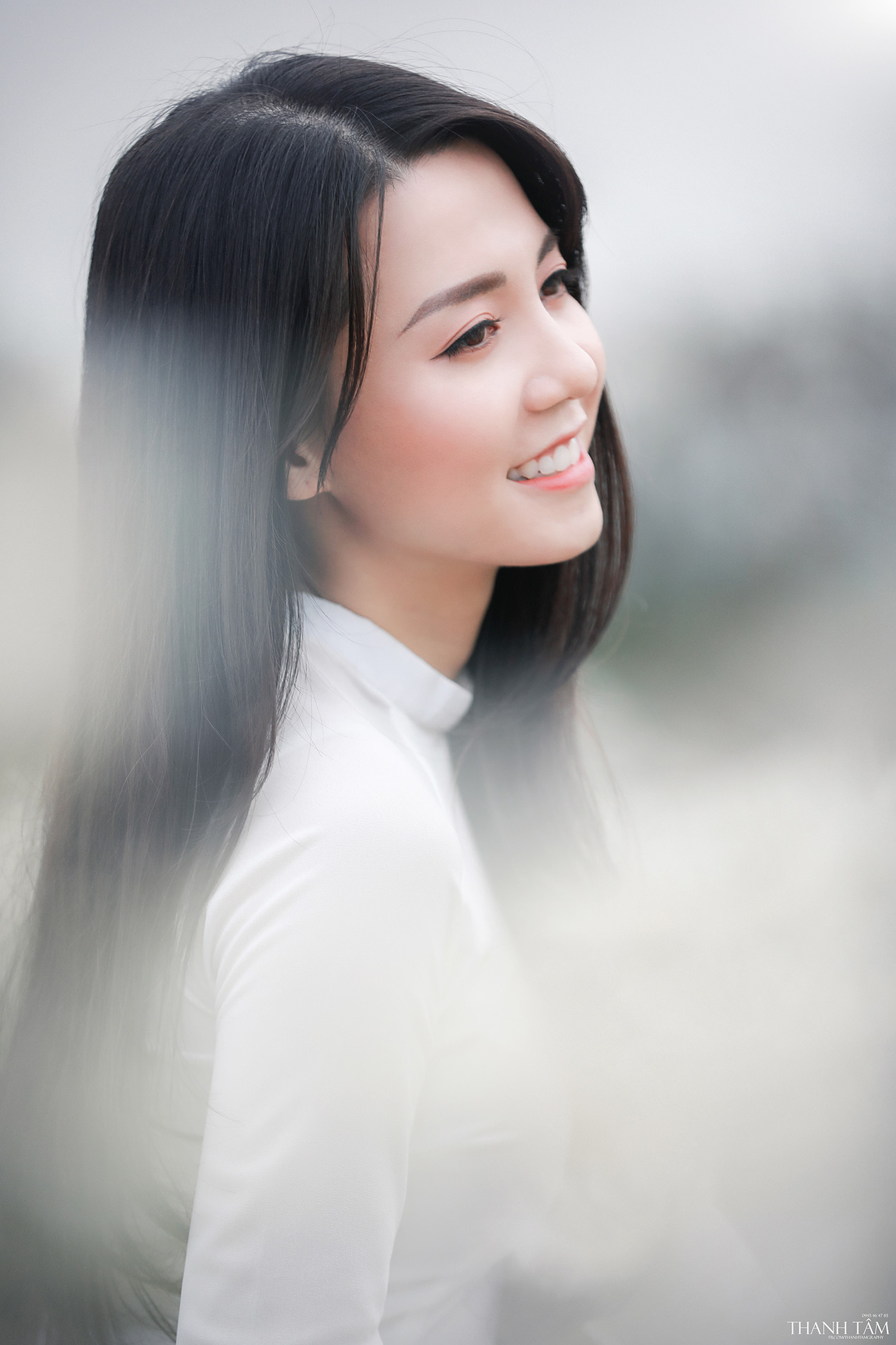 Cô nàng 9X Hà Nội tinh khôi bên cúc hoạ mi ảnh 2