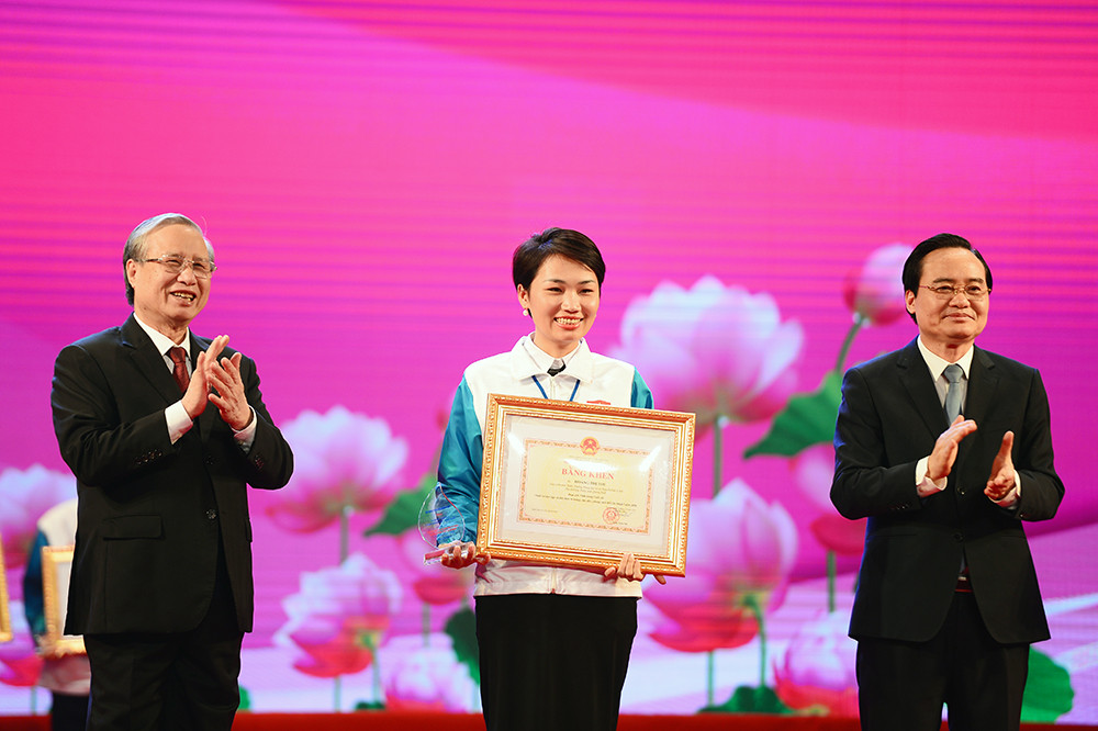 Tuyên dương 130 học sinh, sinh viên là những điển hình xuất sắc ảnh 1