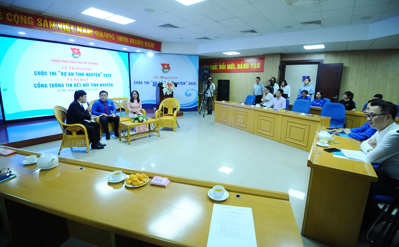 “Mang quần lót lên vùng cao” đoạt giải Nhất dự án tình nguyện 2020 ảnh 2