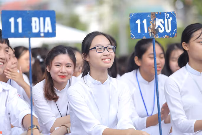 Bộ GD - ĐT chấn chỉnh các khoản thu đầu năm học 2020 - 2021 ảnh 1