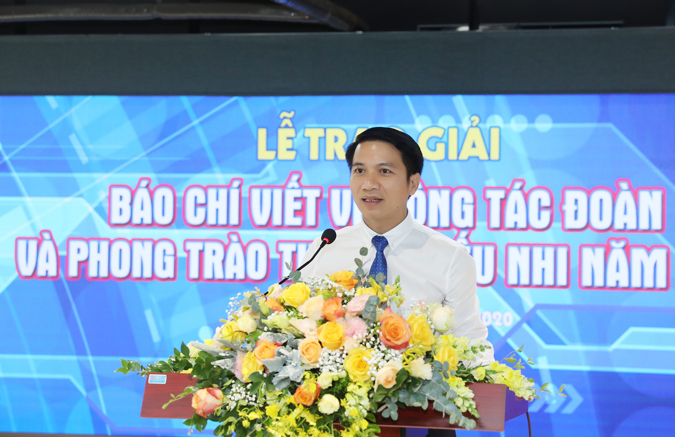 Anh Nguyễn Ngọc Lương, Bí thư T.Ư Đoàn, phát biểu tại Lễ trao giải Báo chí viết về công tác Đoàn và phong trao thanh thiếu nhi năm 2020. Những tác phẩm báo chí tạo được cảm hứng, sức lan toả về công tác Đoàn ảnh 3