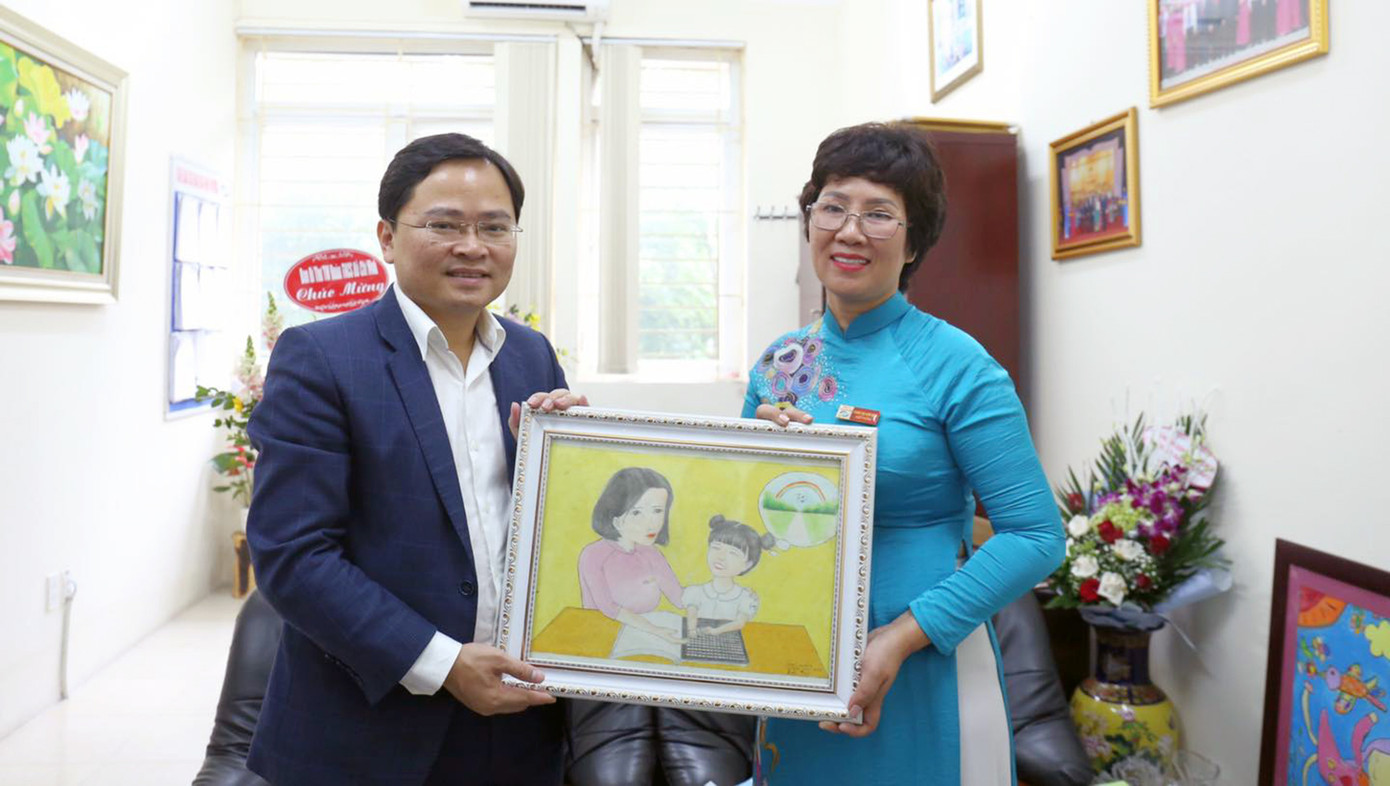 Ban Bí thư T.Ư Đoàn tri ân các thầy cô giáo, nhà giáo lão thành ảnh 2