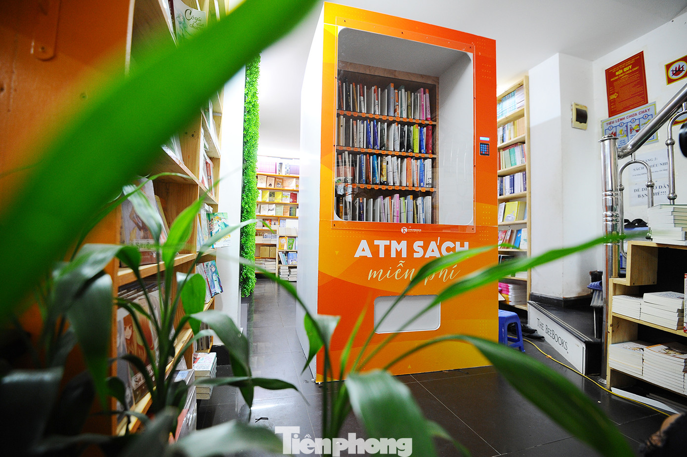 Trải nghiệm ‘cây ATM sách’ miễn phí đầu tiên tại Hà Nội ảnh 10