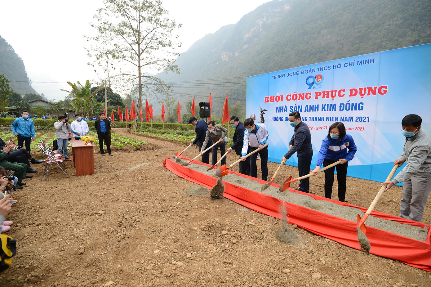 Giáo dục truyền thống cho đội viên, thiếu niên trên “Địa chỉ đỏ” nhà sàn anh Kim Đồng ảnh 1