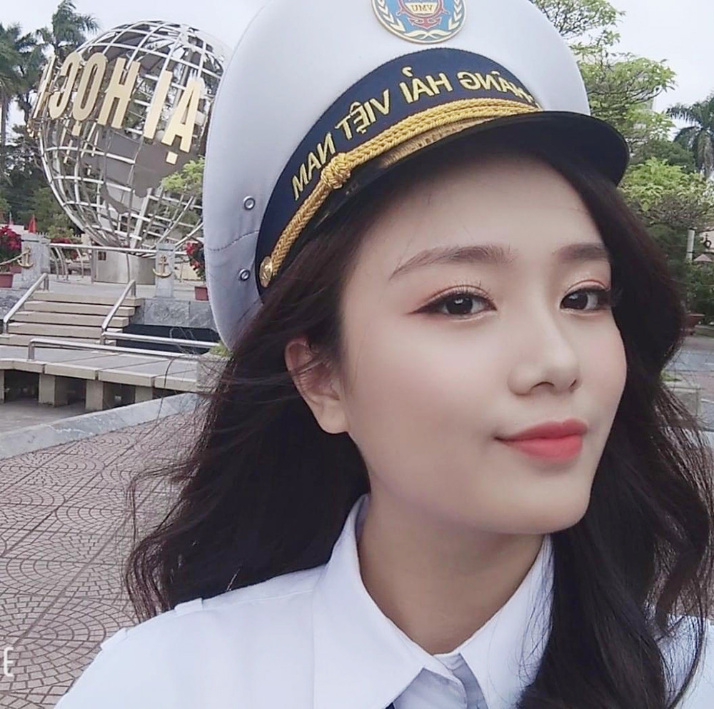 Nữ sinh viên Hàng hải được ví như “thiên thần học đường“ ảnh 1