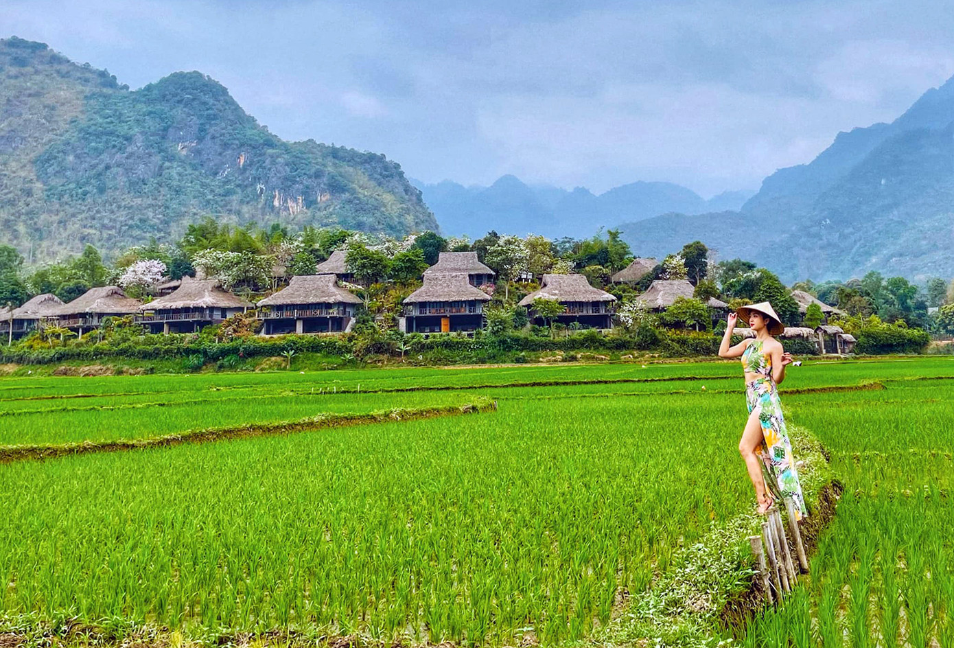 Cựu hoa khôi trường ĐH Ngoại thương khoe hình ảnh “chu du khắp nơi“ ảnh 9