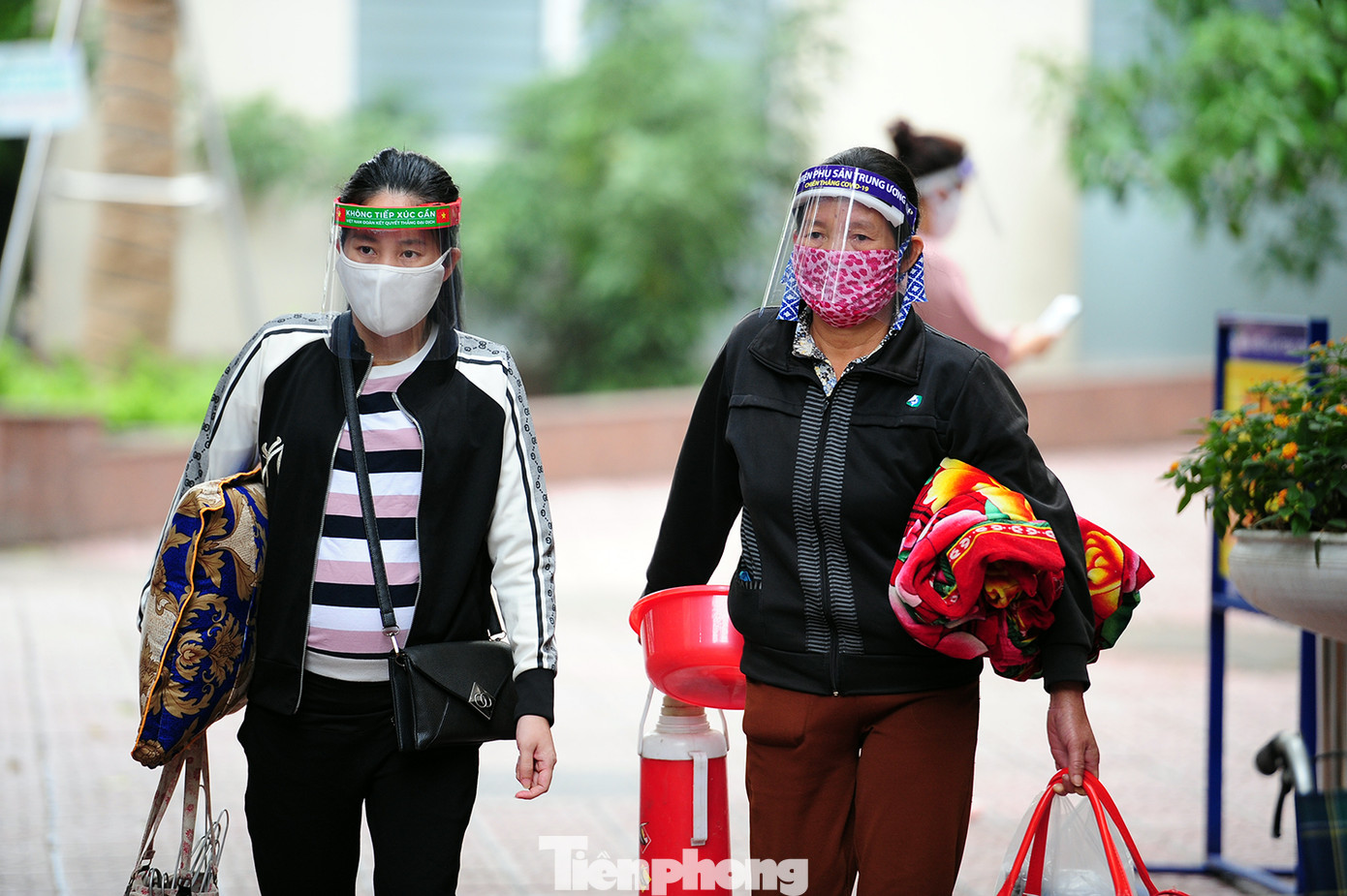  Cận cảnh trạm chốt phòng dịch ở Bệnh viện Phụ sản Trung ương ảnh 8