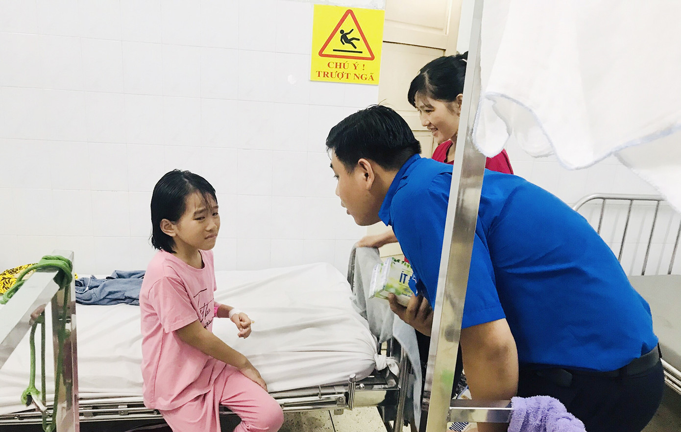 Anh chàng lớp trưởng điển trai chuyên đi “săn” giải thưởng ảnh 2