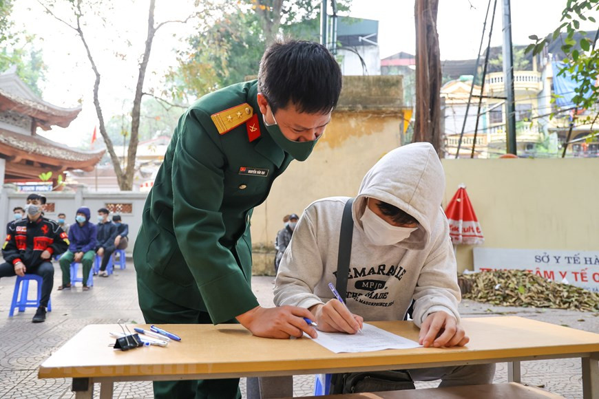 Xét nghiệm COVID-19 cho tân binh Thủ đô trước ngày giao quân ảnh 4
