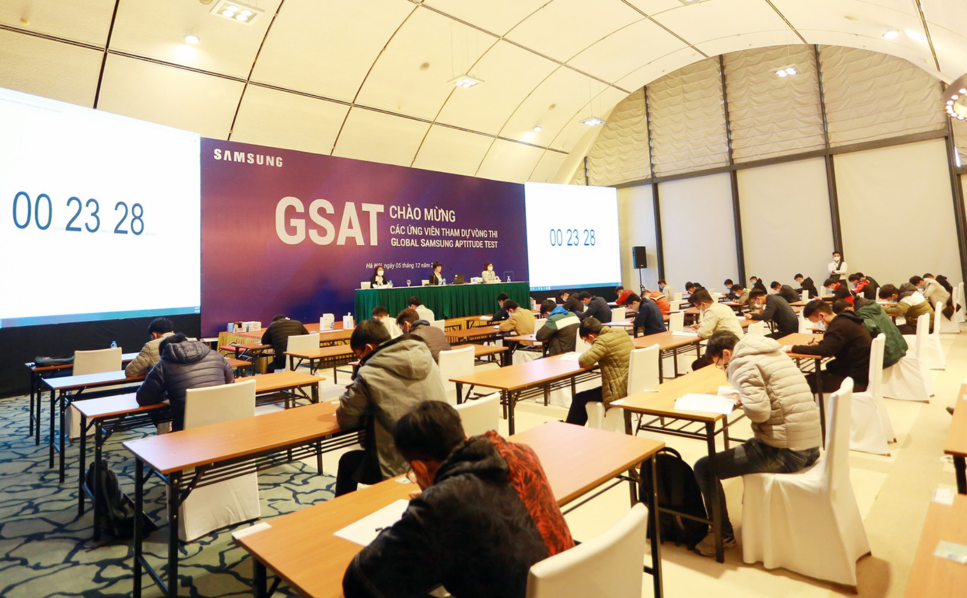 Hơn 1.200 ứng viên tham gia tuyển dụng việc làm ảnh 2