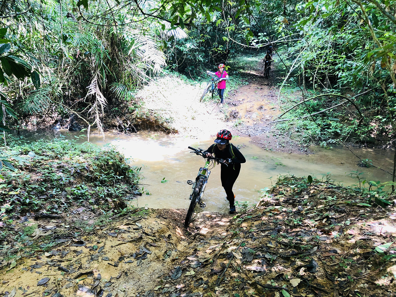 Nữ Chủ tịch Hội Sinh viên mê những cung đường chạy ảnh 11