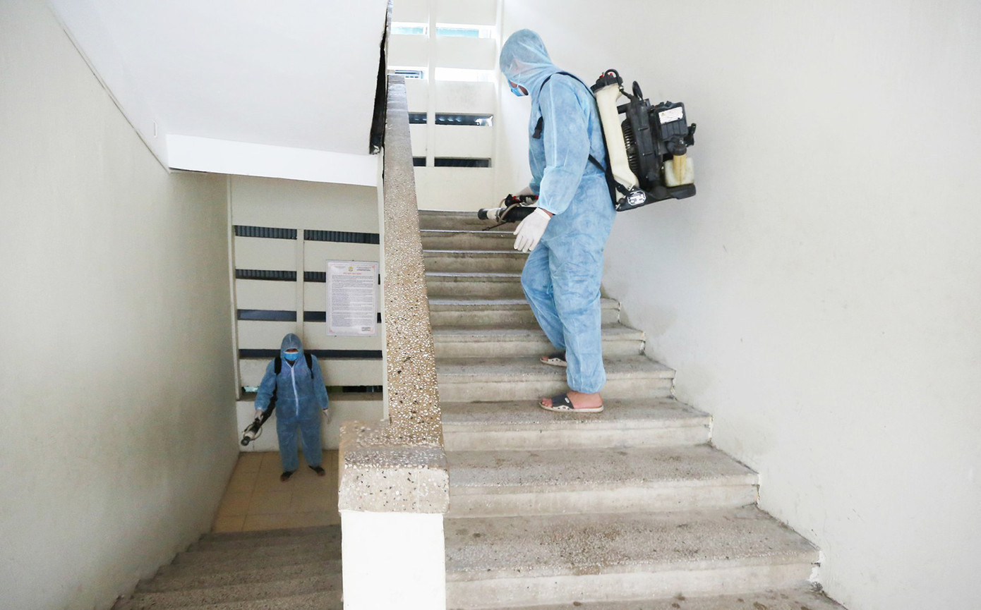 Hà Nội: Phun khử khuẩn phòng, chống dịch COVID-19 trước kỳ thi tốt THPT ảnh 2