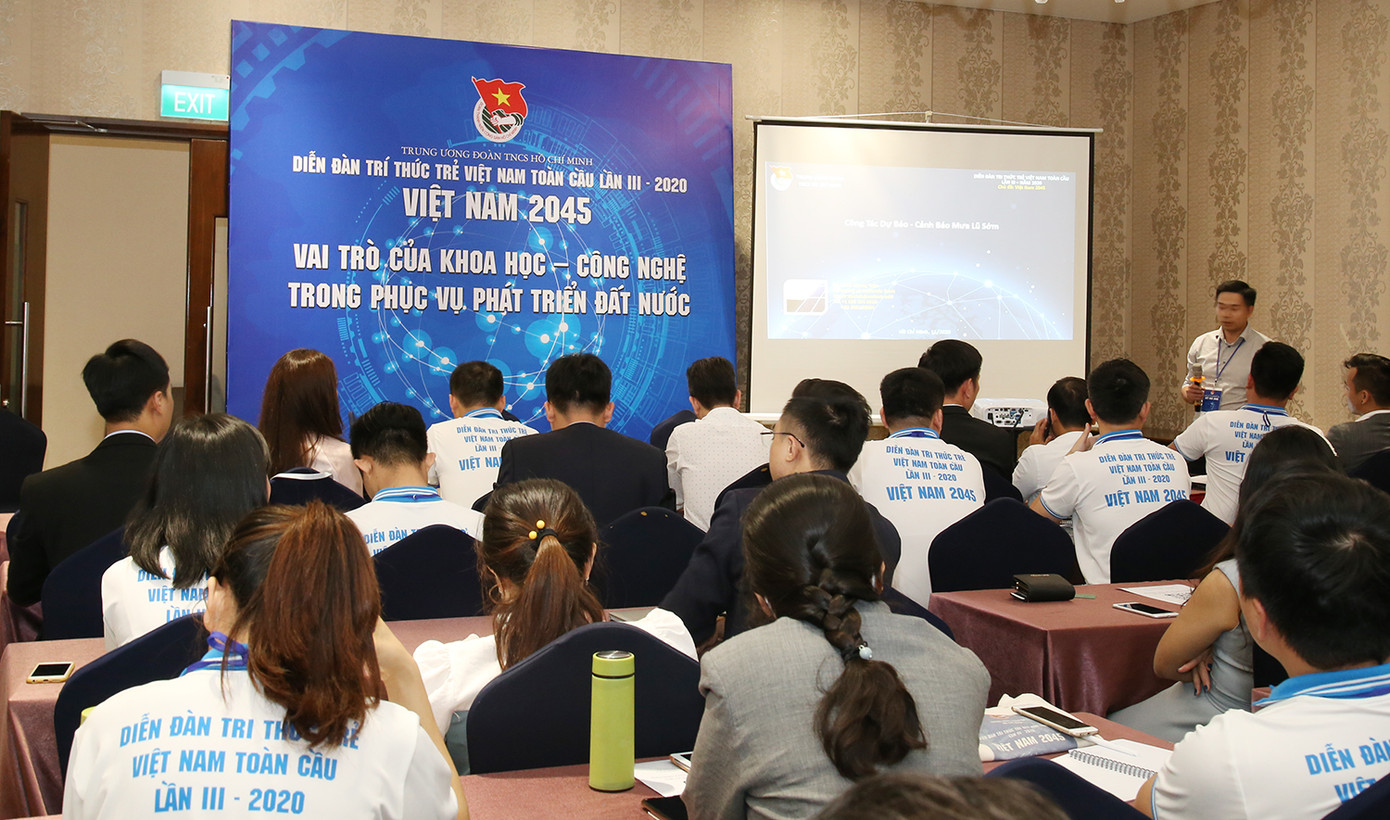 Các trí thức trẻ đóng góp nhiều ý kiến tâm huyết để phát triển của đất nước ảnh 3