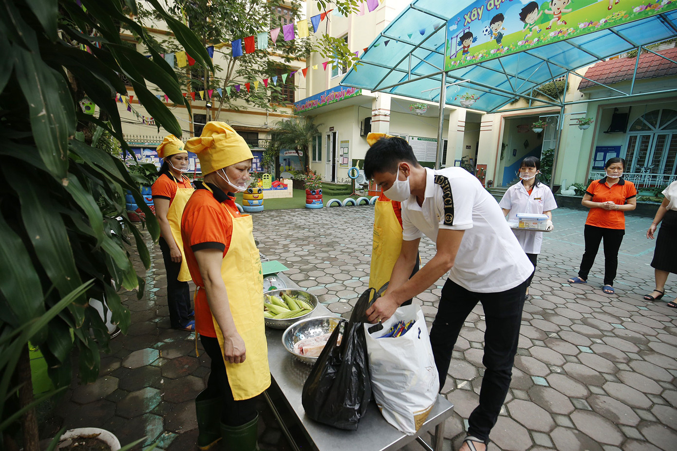 Sẵn sàng đón học sinh trở lại trường học sau thời gian nghỉ dịch COVID-19 ảnh 5