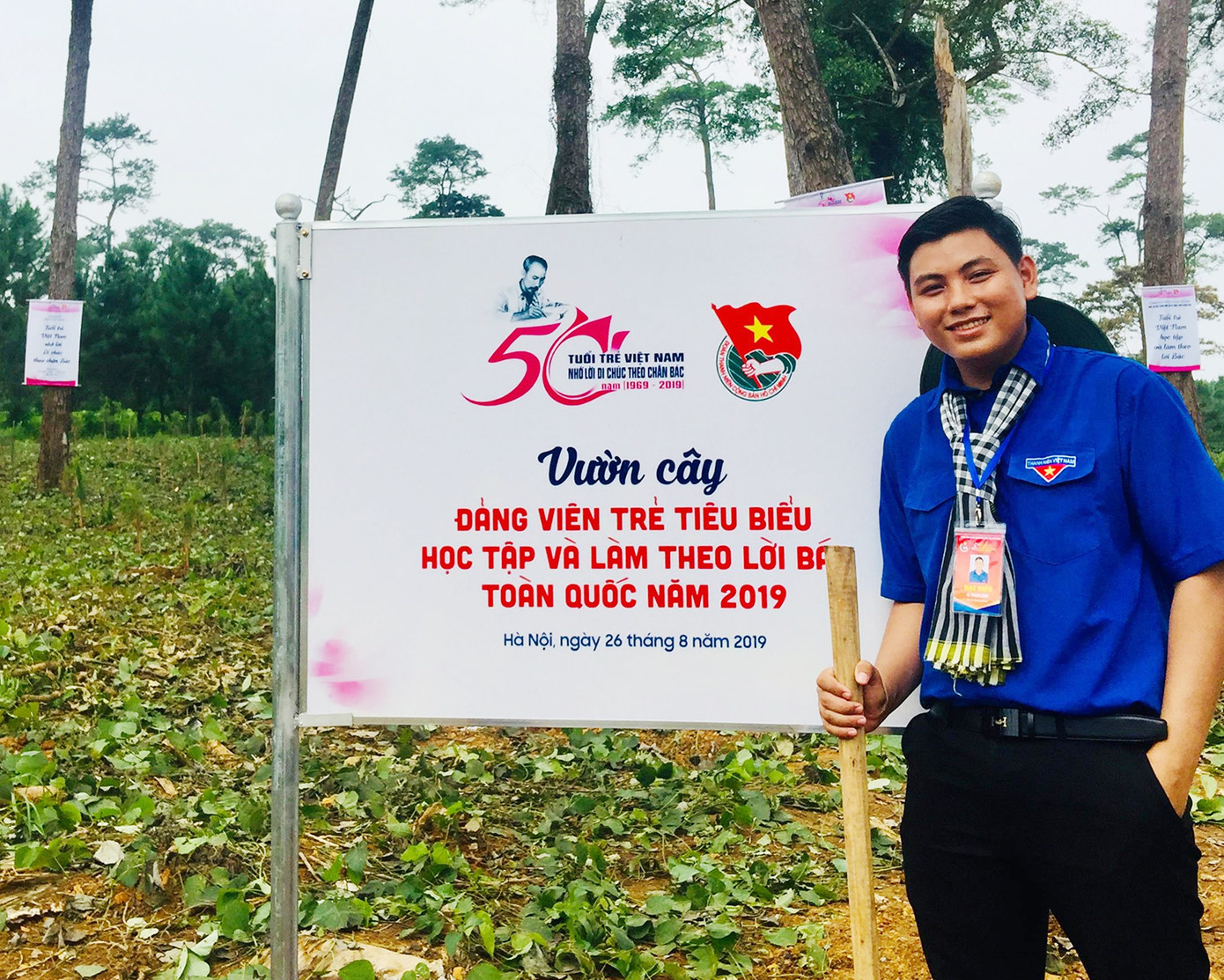 Anh chàng lớp trưởng điển trai chuyên đi “săn” giải thưởng ảnh 8