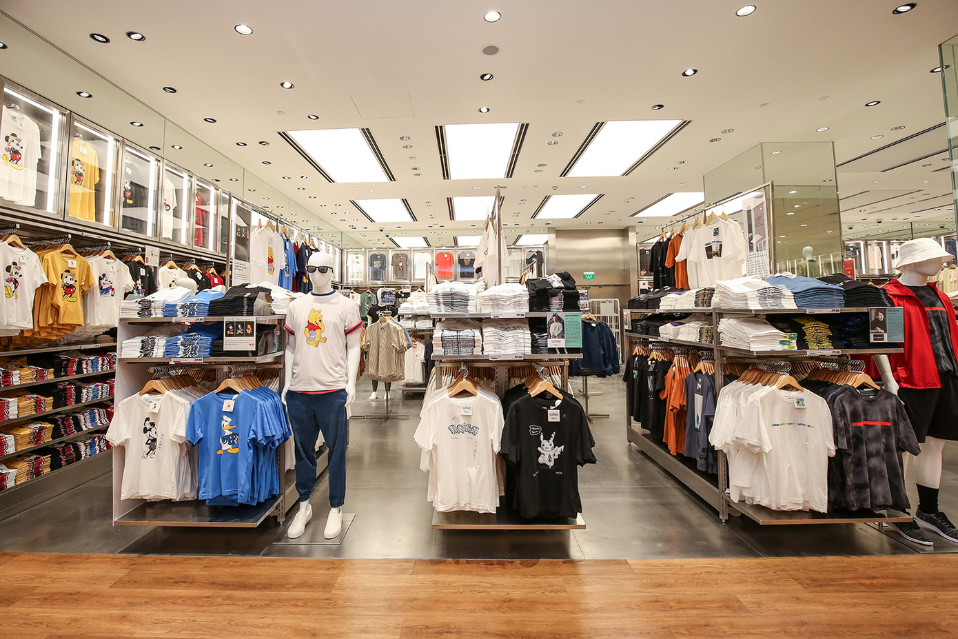 Trải nghiệm cửa hàng thời trang lớn thứ 3 dành cho giới trẻ tại Việt Nam ảnh 1