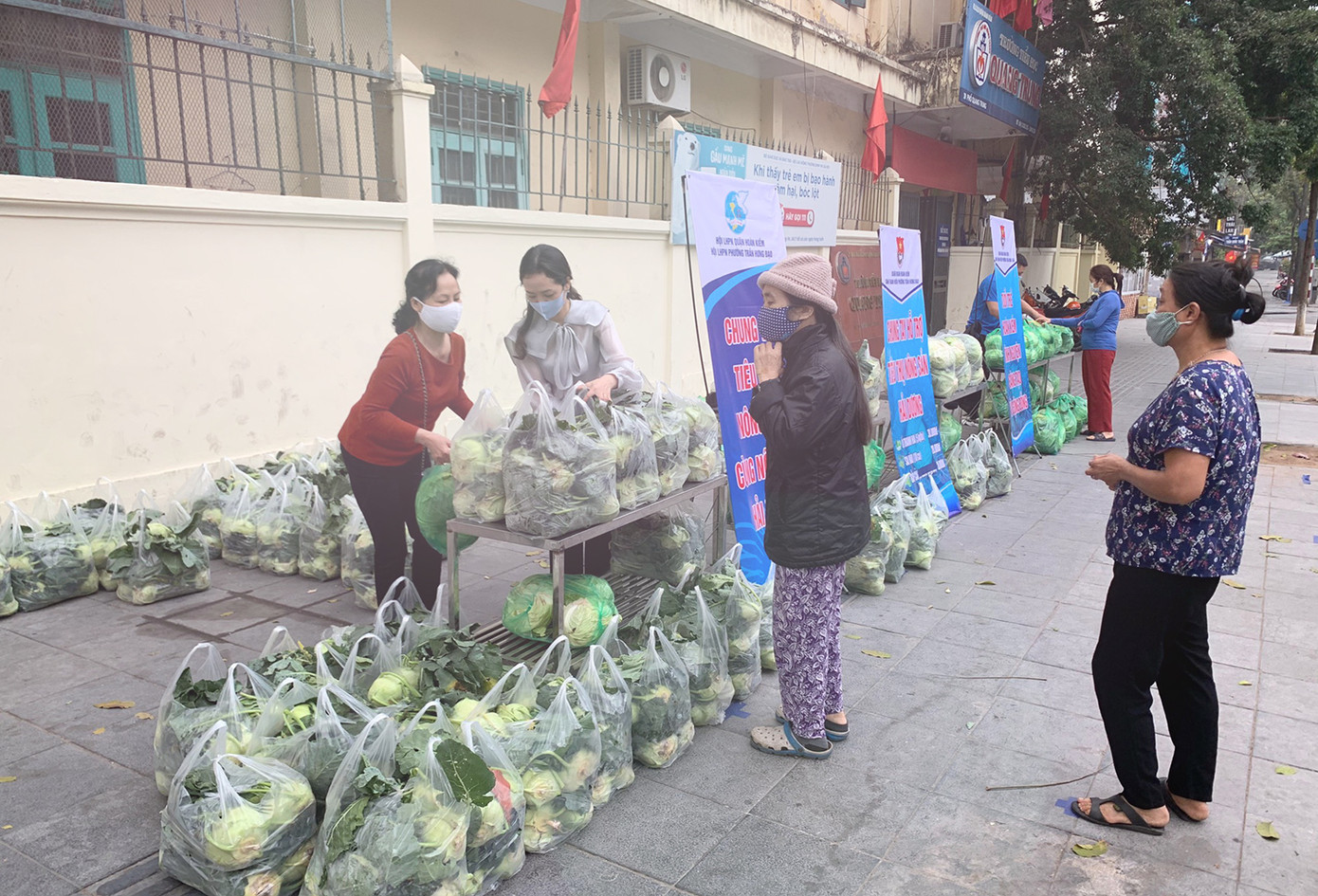 Trắng đêm hỗ trợ người dân Hải Dương tiêu thụ nông sản ảnh 7