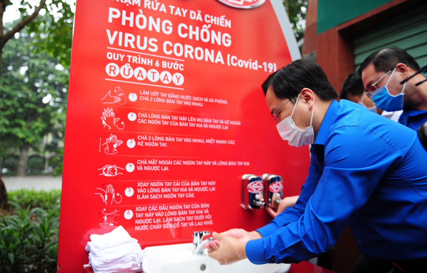 Ca sĩ Chi Pu lan toả hành động rửa tay mọi lúc, mọi nơi ảnh 2